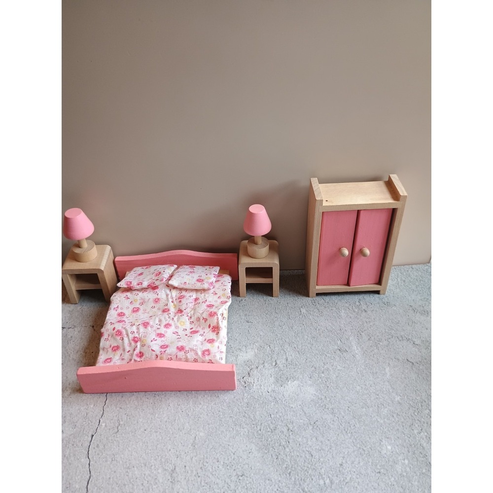 Vintage ~ Doll House ~ Wooden Miniature Bedroom Furniture‎